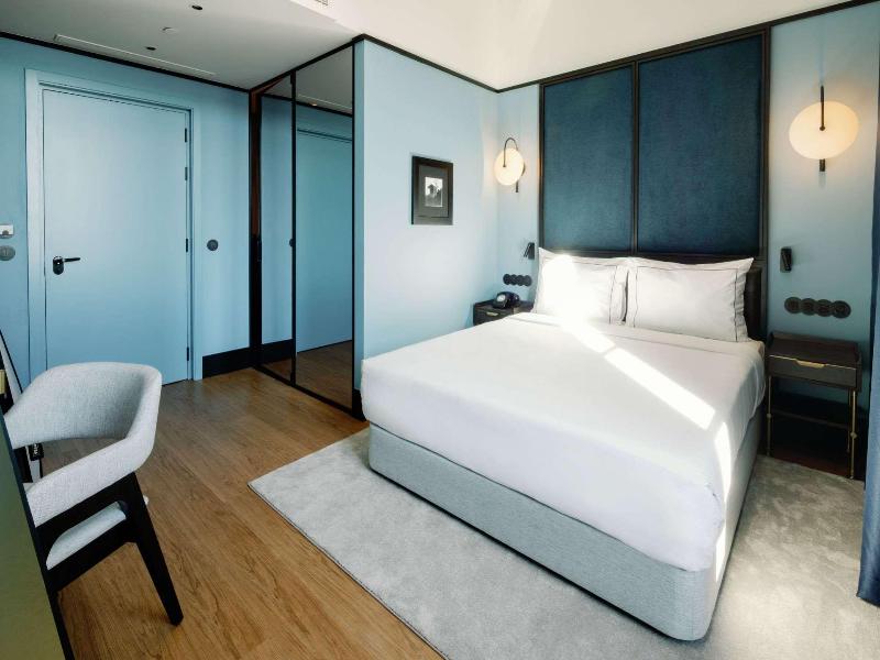 The Editory Riverside Santa Apolonia Hotel image