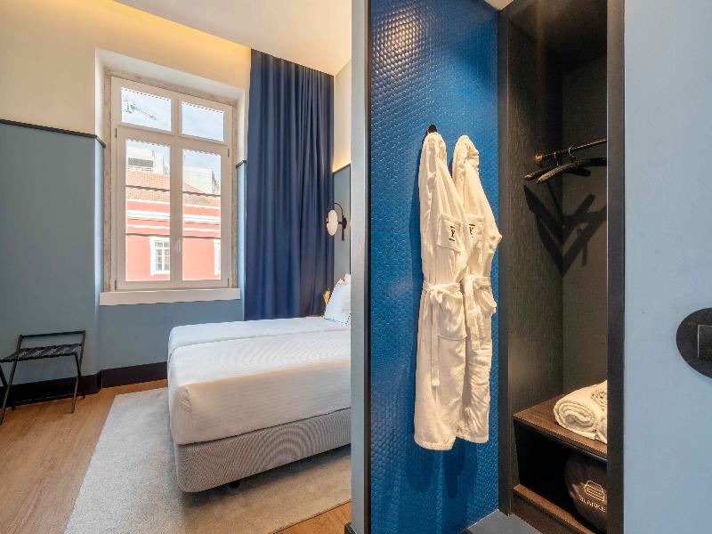 The Editory Riverside Santa Apolonia Hotel image