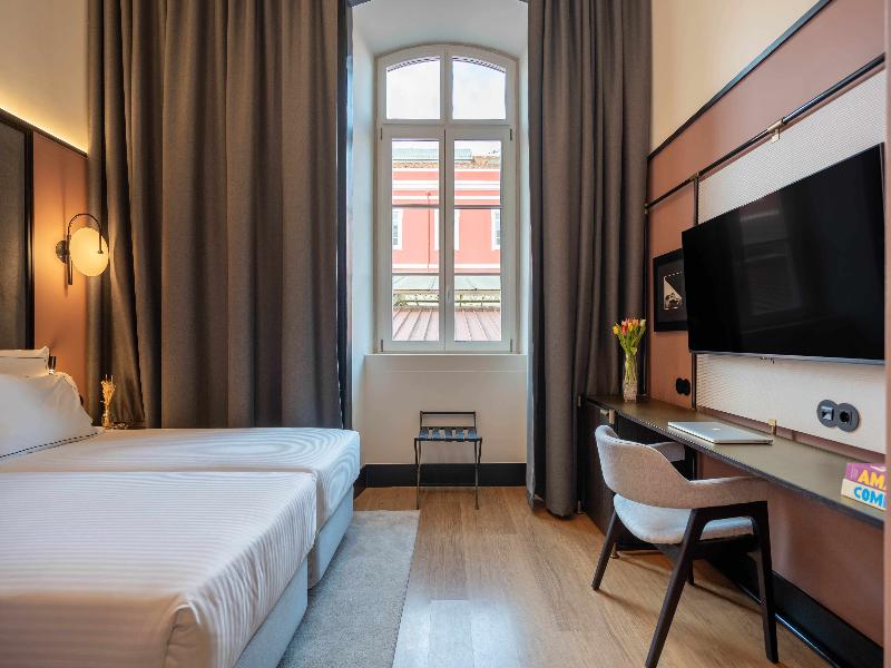 The Editory Riverside Santa Apolonia Hotel image