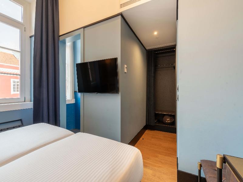 The Editory Riverside Santa Apolonia Hotel image