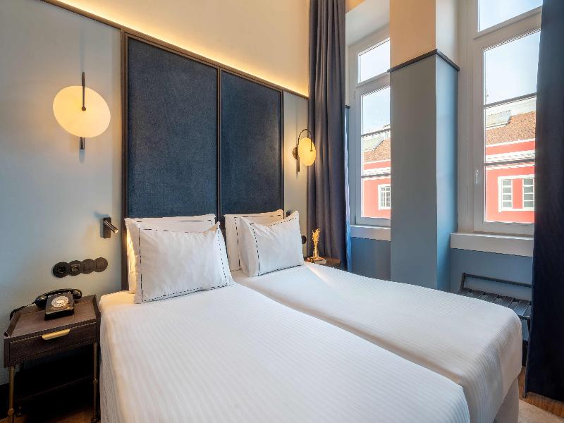 The Editory Riverside Santa Apolonia Hotel image