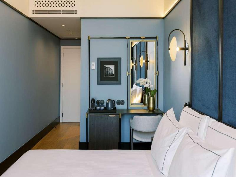 The Editory Riverside Santa Apolonia Hotel image