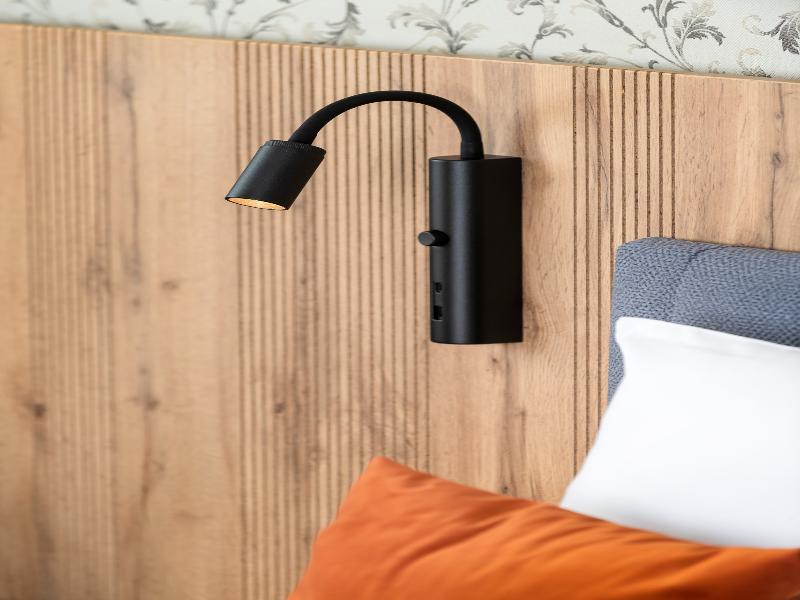 Hotel Le 830 image