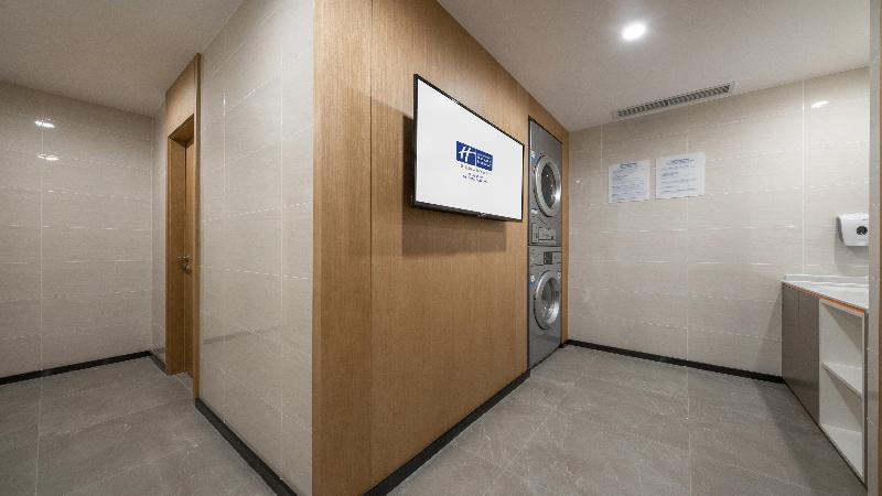 Holiday Inn Express Meishan Dongpo image
