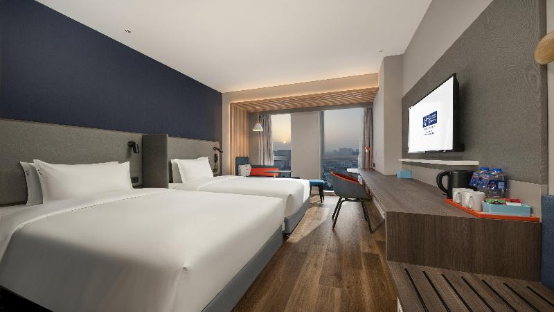 Holiday Inn Express Meishan Dongpo image
