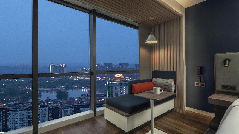 Holiday Inn Express Meishan Dongpo image