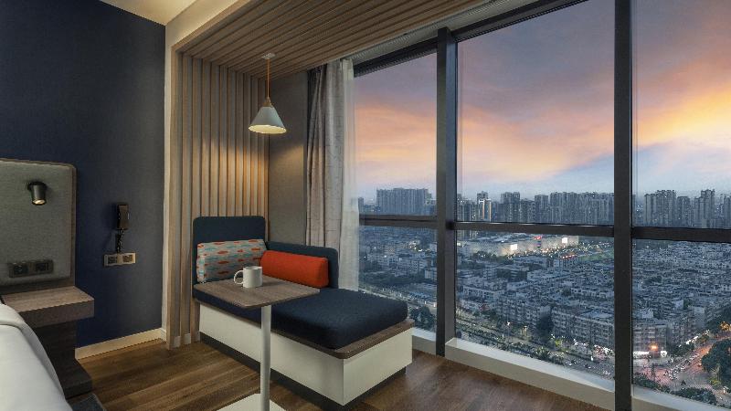 Holiday Inn Express Meishan Dongpo image