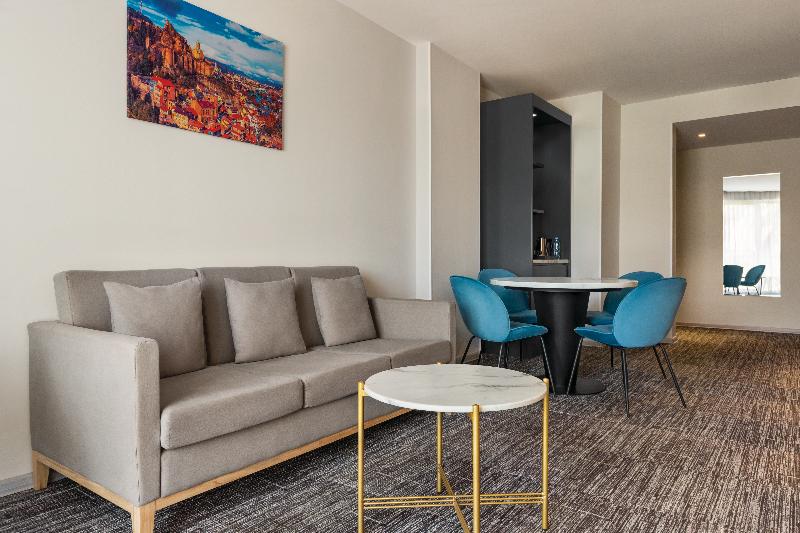 Ramada by Wyndham Tbilisi Old City image