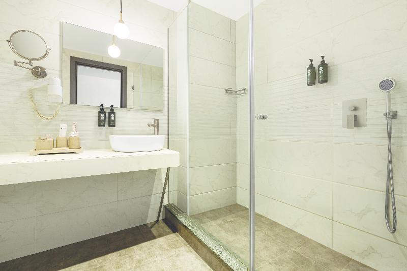Ramada by Wyndham Tbilisi Old City image
