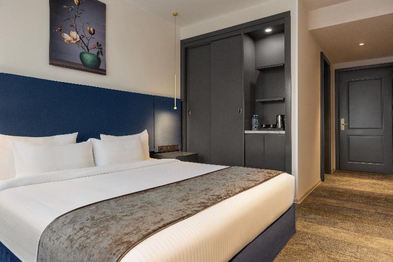 Ramada by Wyndham Tbilisi Old City image