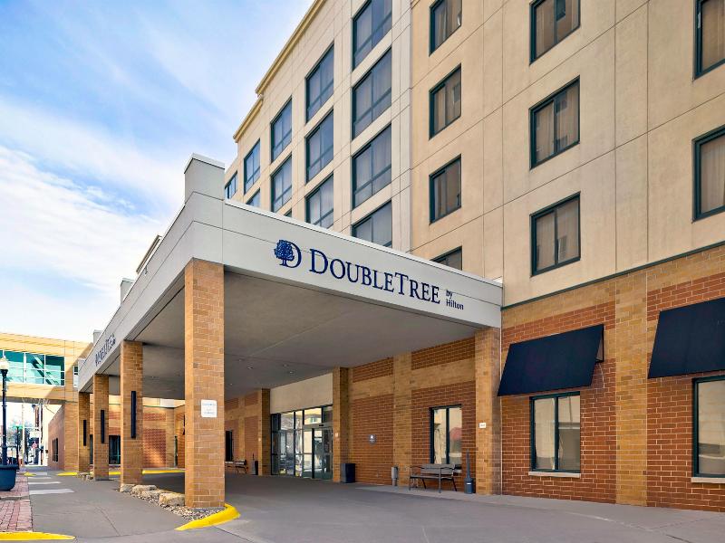 Doubletree By Hilton Davenport image