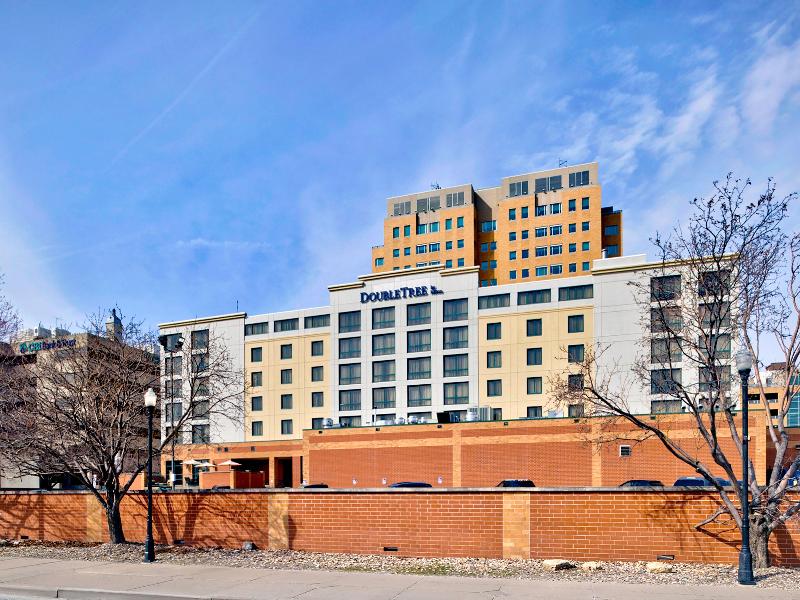 Doubletree By Hilton Davenport image