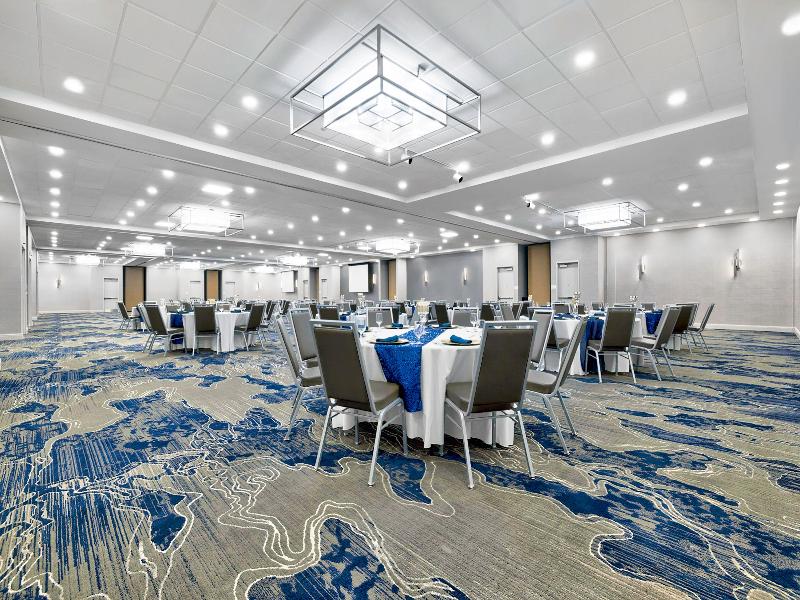 Doubletree By Hilton Davenport image