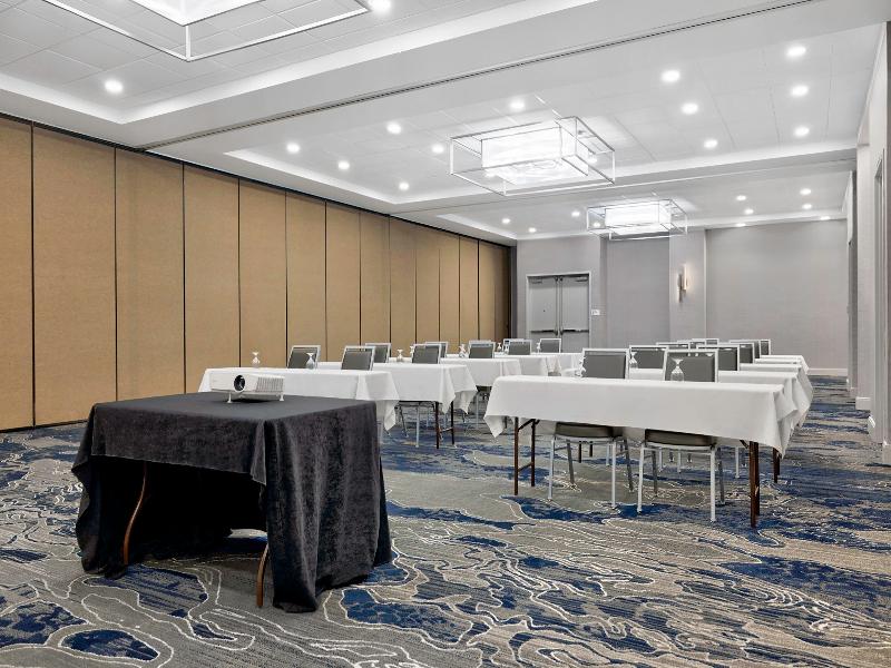 Doubletree By Hilton Davenport image