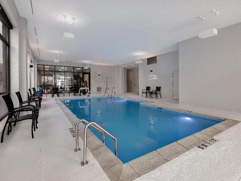 Doubletree By Hilton Davenport image