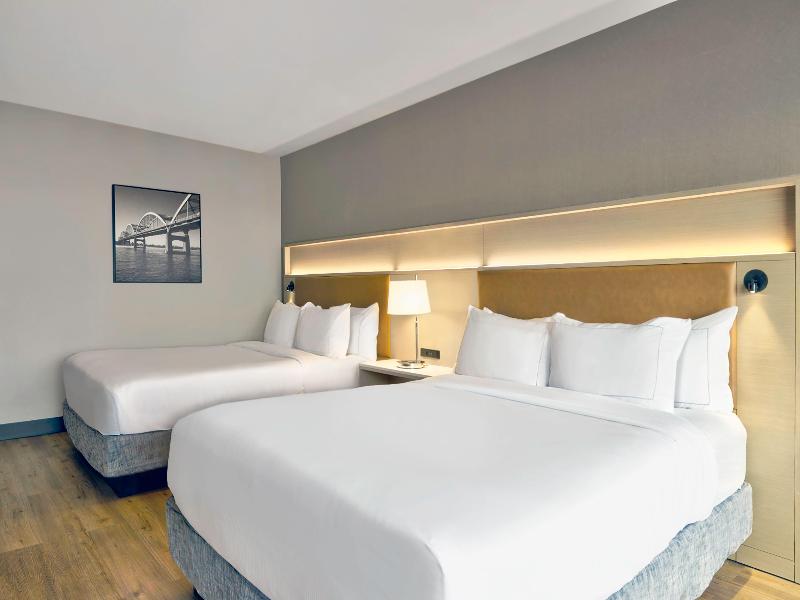 Doubletree By Hilton Davenport image