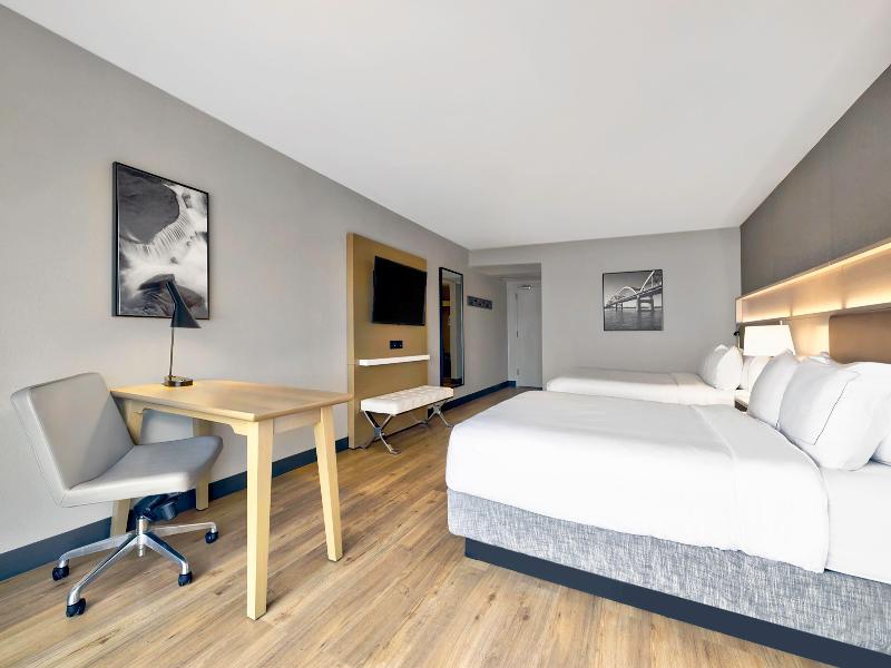 Doubletree By Hilton Davenport image