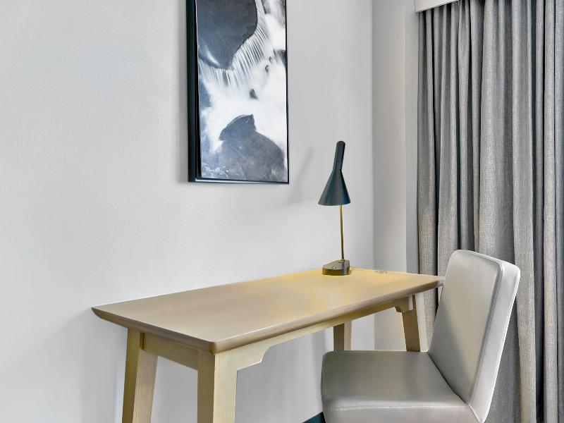 Doubletree By Hilton Davenport image