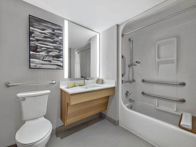 Doubletree By Hilton Davenport image