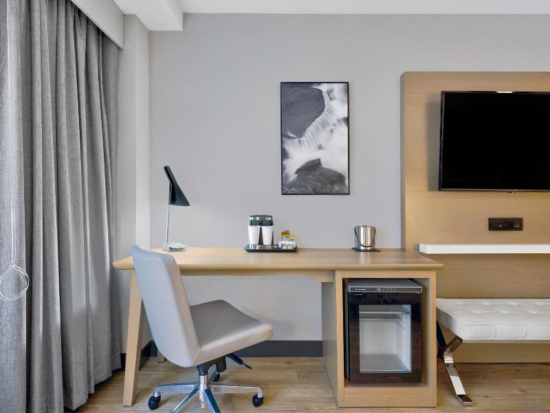Doubletree By Hilton Davenport image