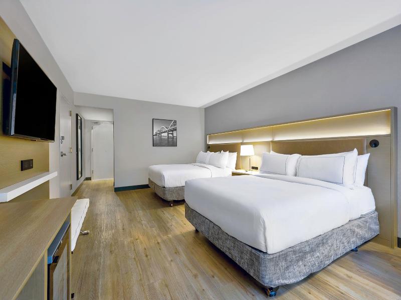 Doubletree By Hilton Davenport image