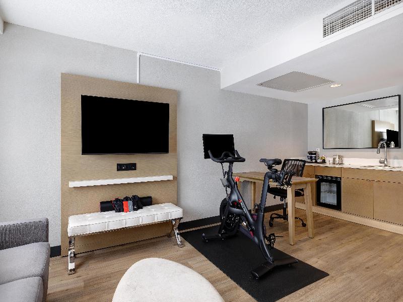 Doubletree By Hilton Davenport image