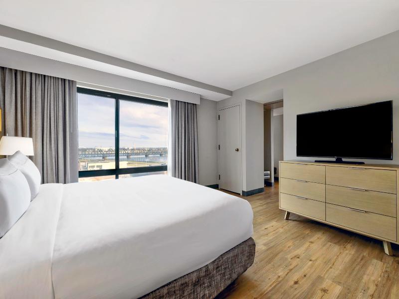 Doubletree By Hilton Davenport image