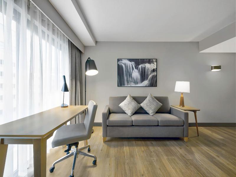 Doubletree By Hilton Davenport image