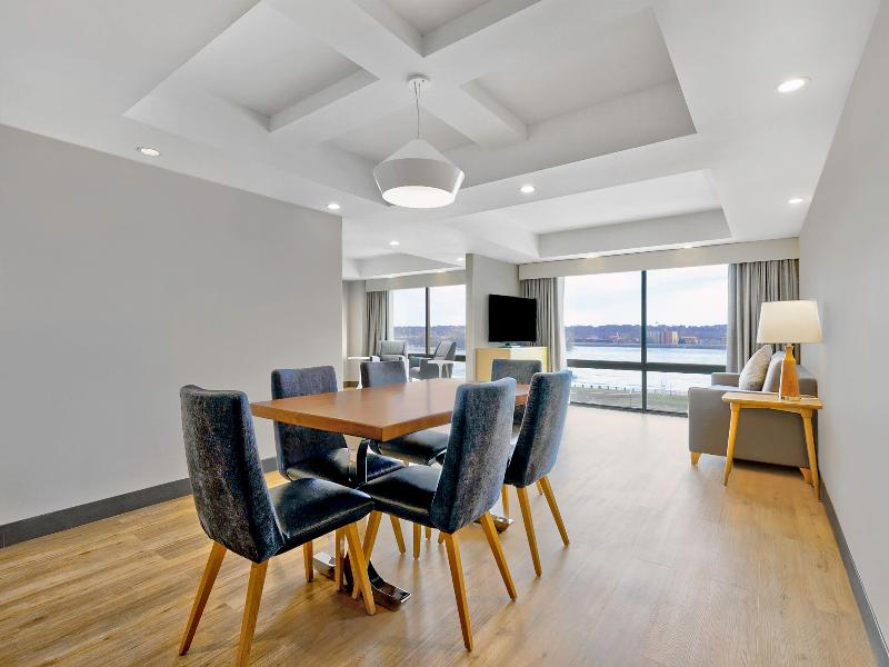 Doubletree By Hilton Davenport image