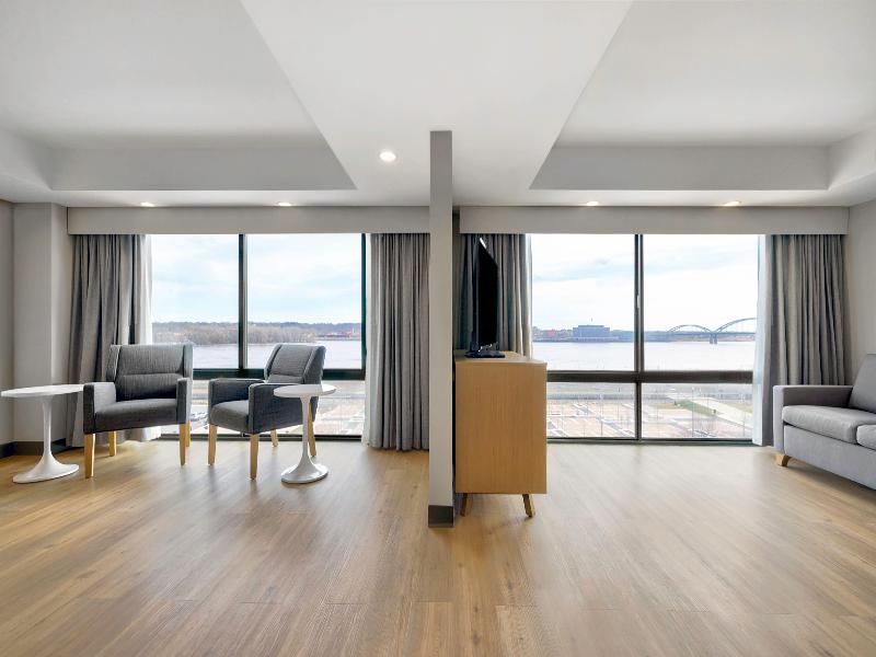 Doubletree By Hilton Davenport image