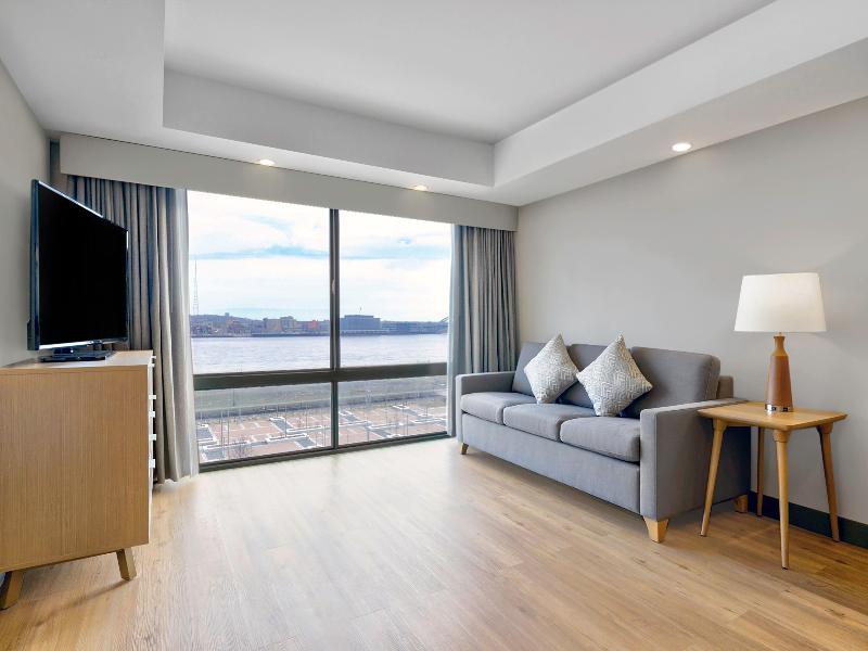 Doubletree By Hilton Davenport image