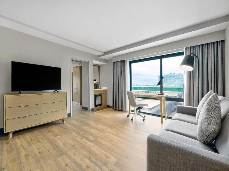 Doubletree By Hilton Davenport image