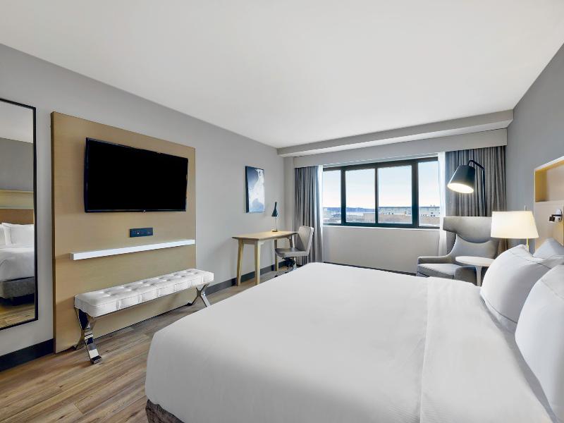 Doubletree By Hilton Davenport image