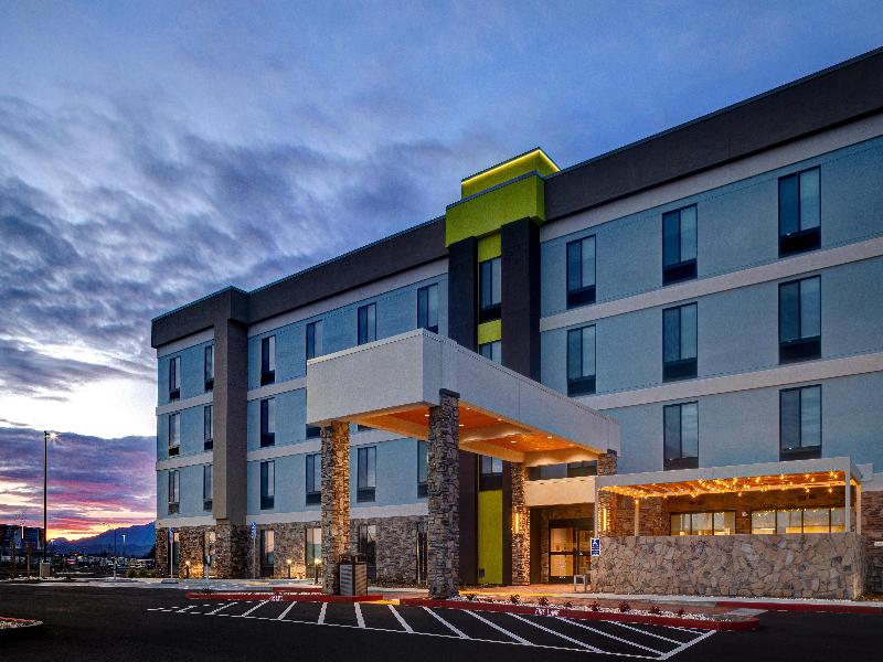 Home2 Suites By Hilton Redding — general view