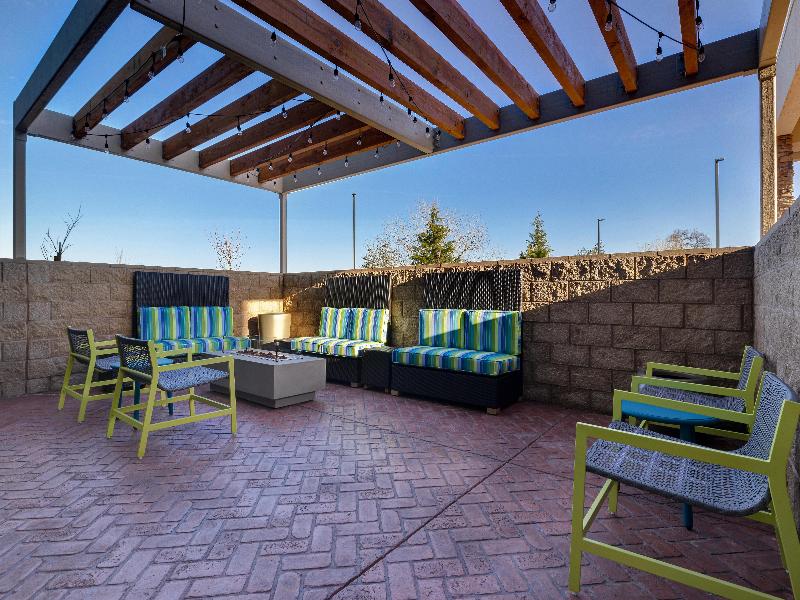 Home2 Suites By Hilton Redding — general view