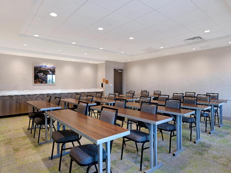 Home2 Suites By Hilton Redding