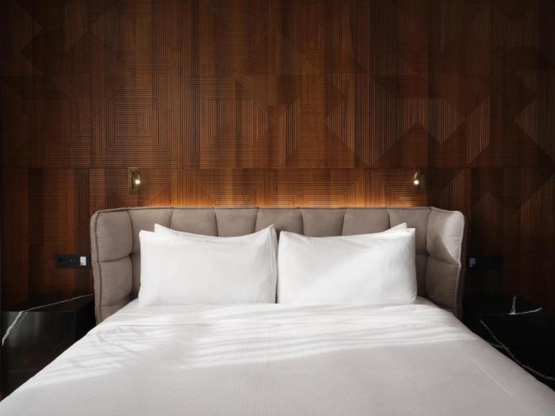 Iceland Parliament Hotel, Curio Collection By Hilt image