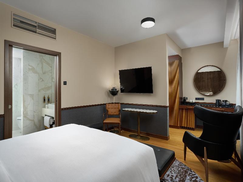Iceland Parliament Hotel, Curio Collection By Hilt image
