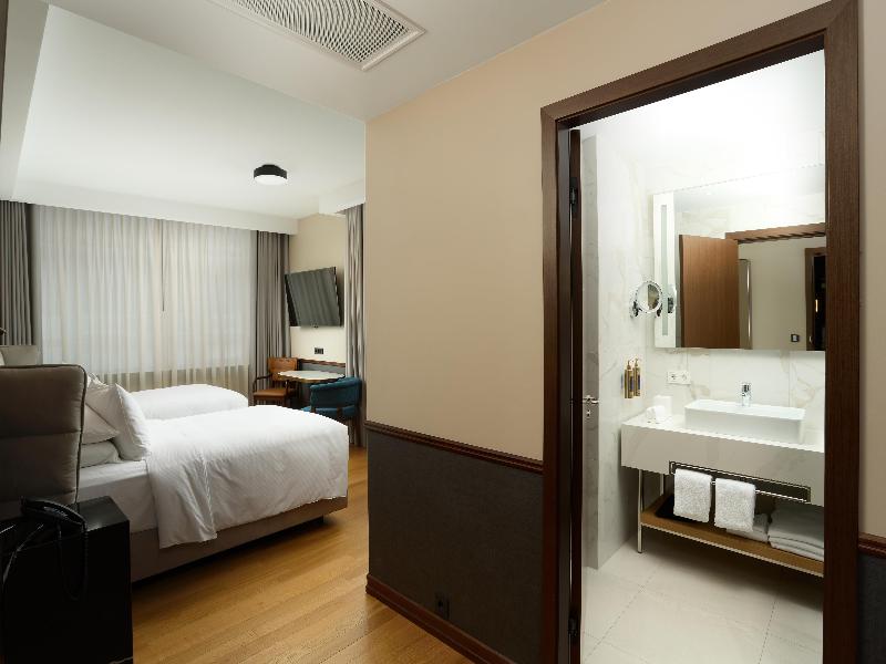 Iceland Parliament Hotel, Curio Collection By Hilt image