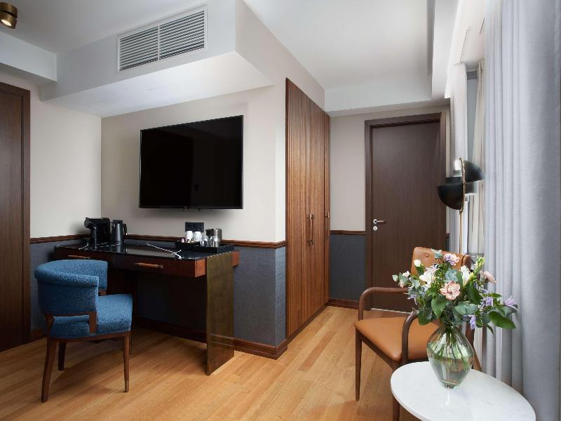 Iceland Parliament Hotel, Curio Collection By Hilt image