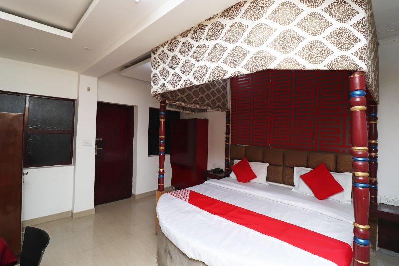 28240 Hotel D' Seasons image