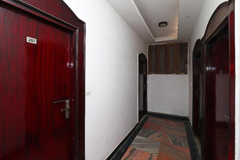28240 Hotel D' Seasons image