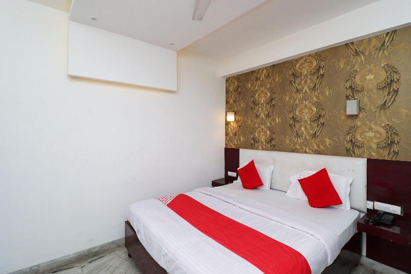 28240 Hotel D' Seasons image