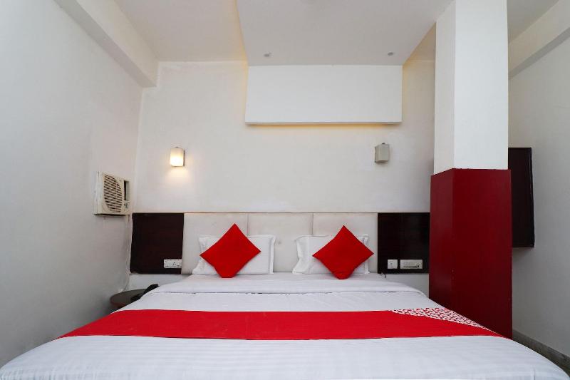 28240 Hotel D' Seasons image