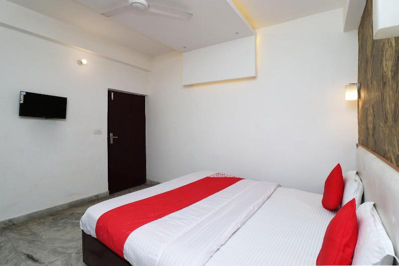 28240 Hotel D' Seasons image