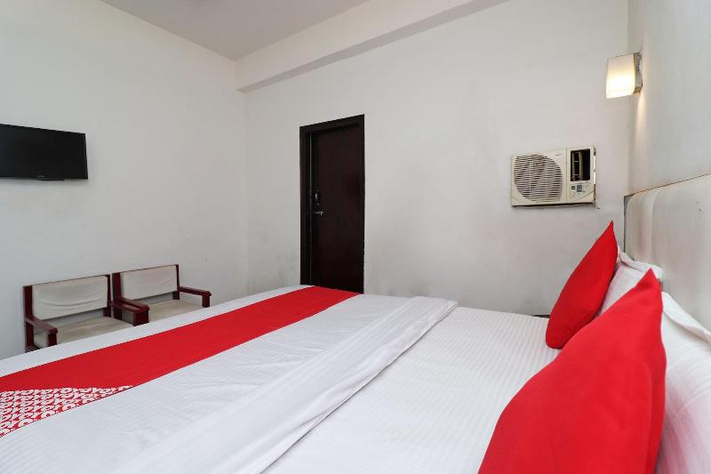 28240 Hotel D' Seasons image