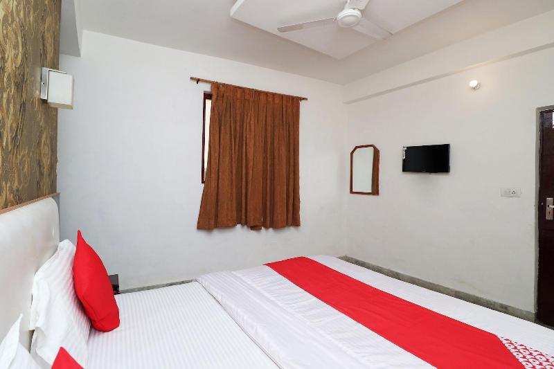 28240 Hotel D' Seasons image