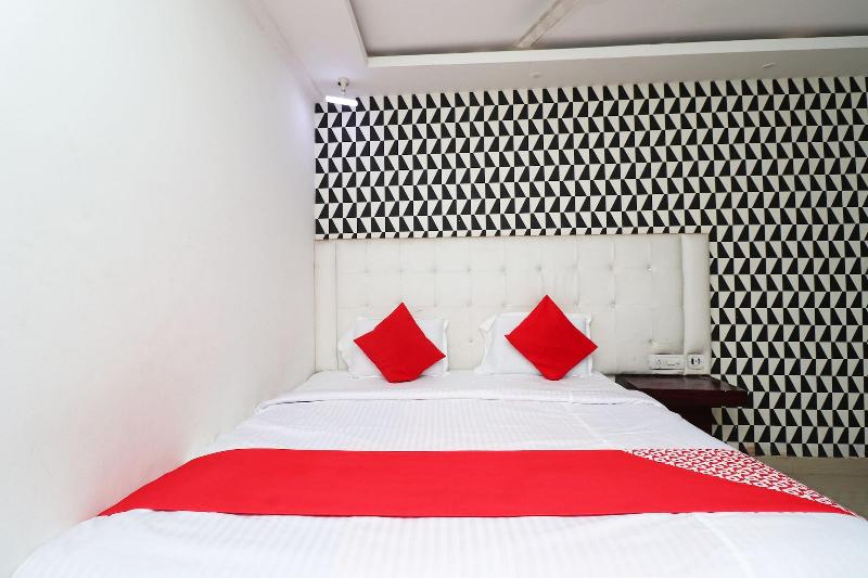 28240 Hotel D' Seasons image