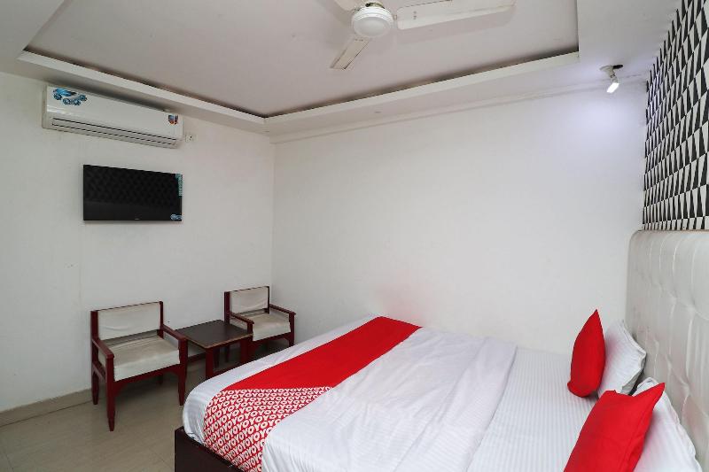 28240 Hotel D' Seasons image