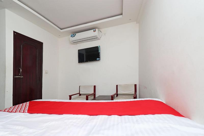 28240 Hotel D' Seasons image
